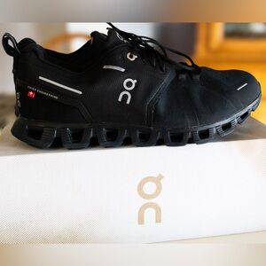 On Men's Cloud 5 Waterproof Shoes